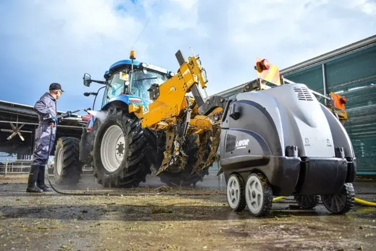 Vysokotlakový vodný čistič odstráni aj tie najodolnejšie nečistoty za okamih